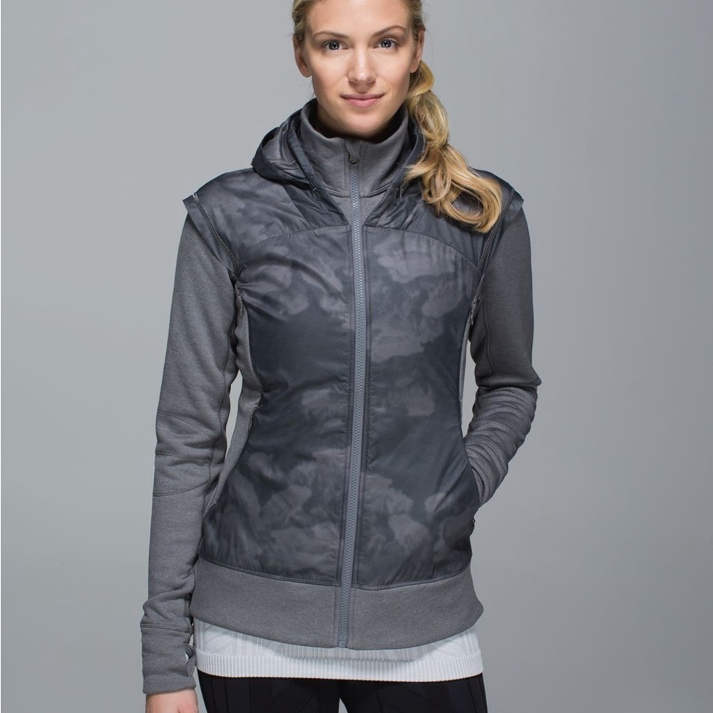 Lululemon Snug Sprinter Jacket
Heathered Slate / Dream Rose Slate Black